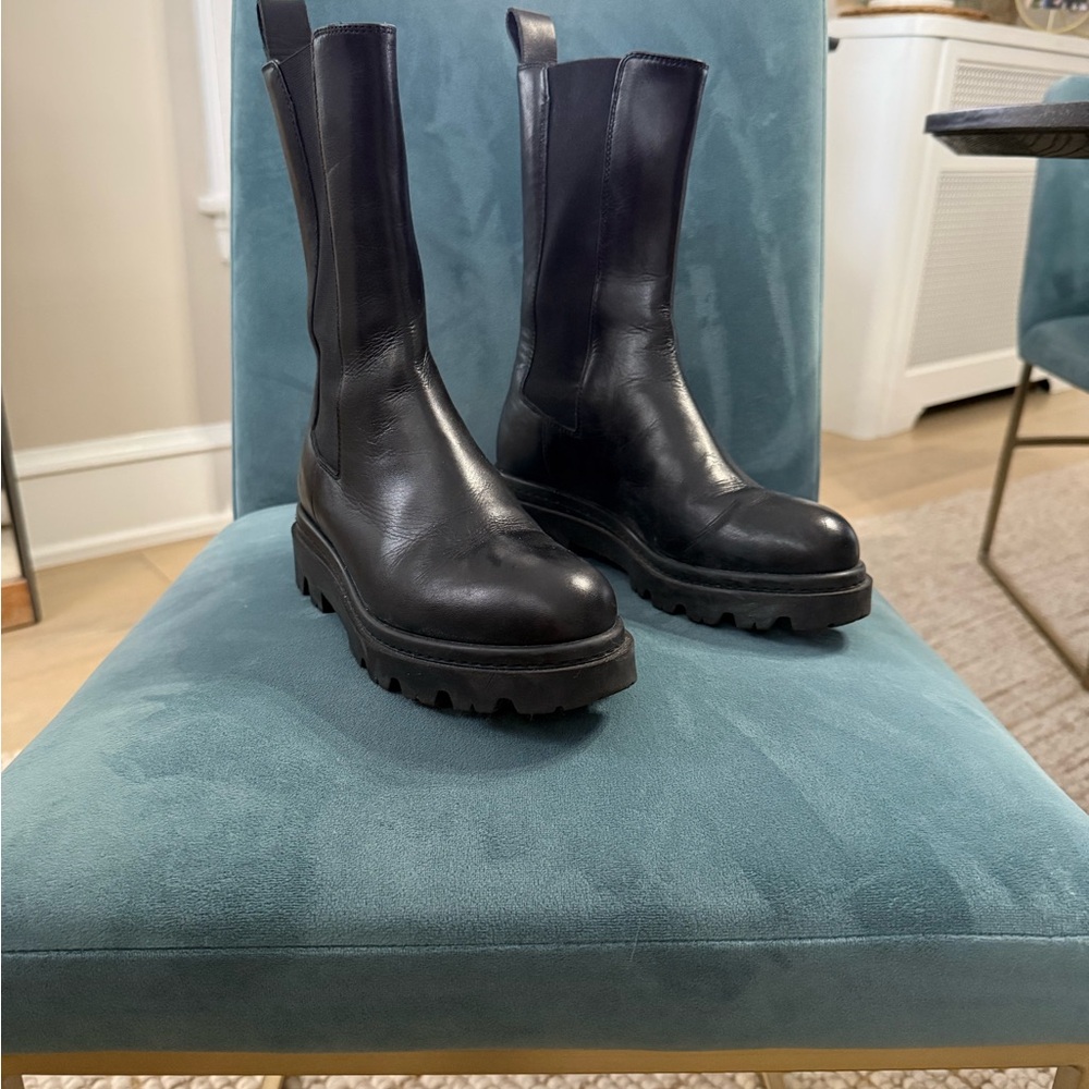 Banana Republic Black Italian Leather Chelsea Boot - Picture 3 of 6